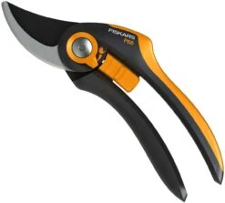 Fiskars P68 SmartFit Pruner Bypass