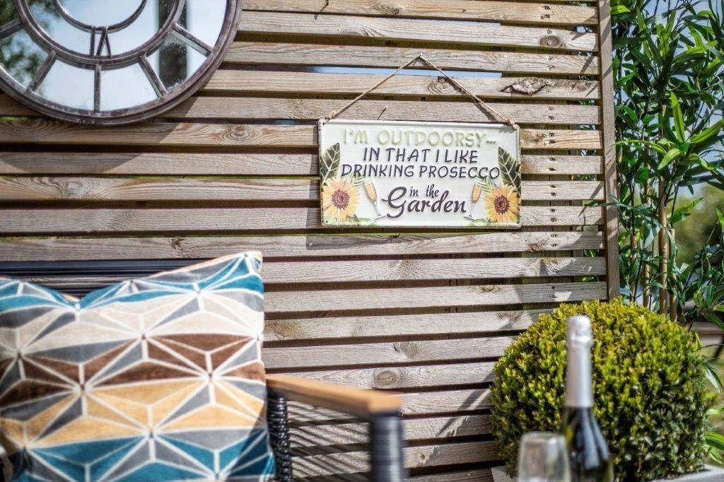 La Hacienda I'm Outdoorsy Metal Sign - Image 2