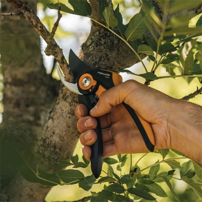 Fiskars Plus SmartFit Pruner Bypass P541 - Image 2