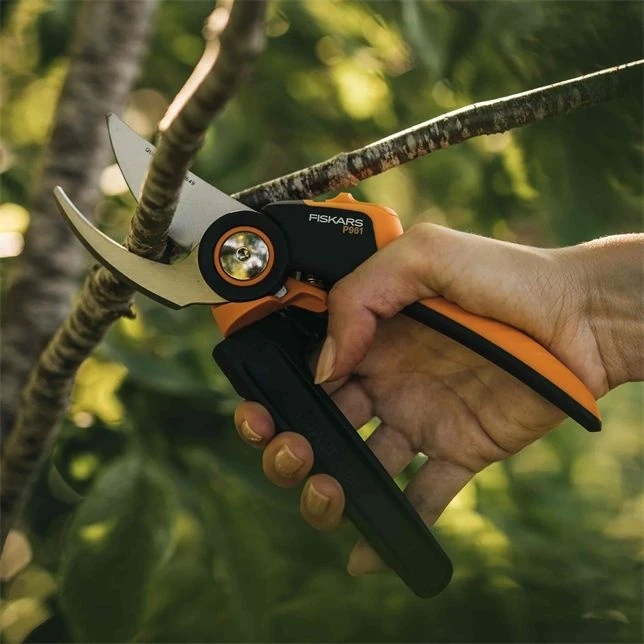 Fiskars X-series PowerGear Pruner Bypass L P961 - Image 2