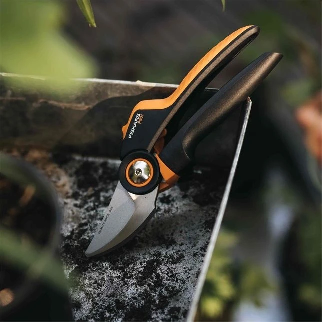 Fiskars X-series PowerGear Pruner Bypass L P961 - Image 4