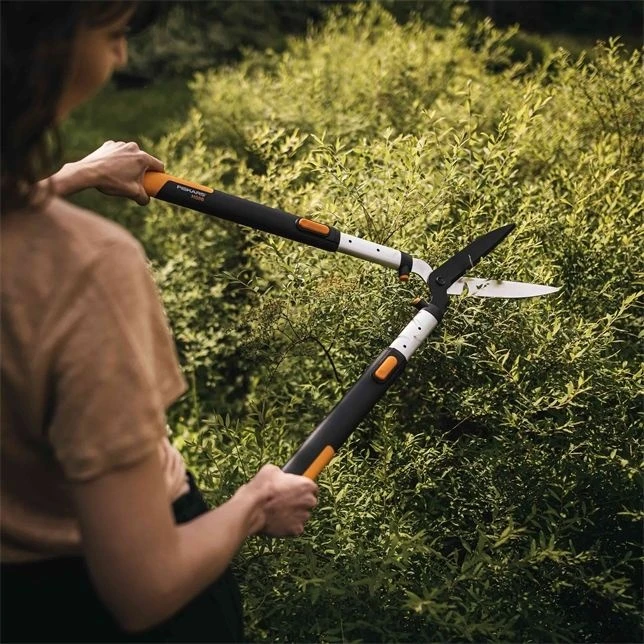 Fiskars SmartFit Telescopic Hedge Shear HS86 - Image 4